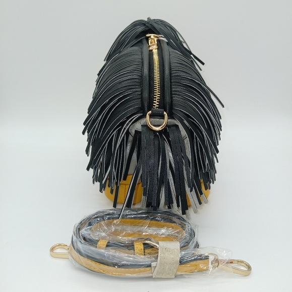 Avant Garde Faux Leather Dog Crossbody/Shoulder Handbag - Picture 3 of 4